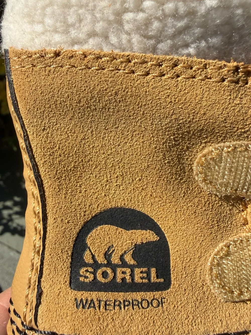 Sorel Cream and Gray Plush Fleece-Lined Boot Interior